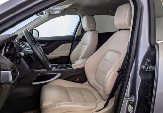 Подержанный автомобиль Jaguar F-Pace 2019 года (20 фото)