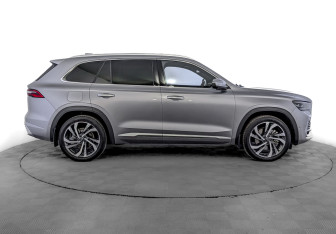 Подержанный автомобиль Geely Monjaro 2024 года (4 фото)
