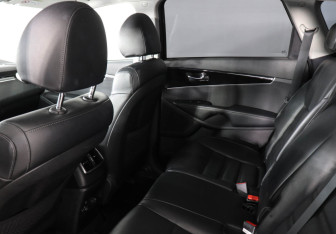 Подержанный автомобиль Kia Sorento 2019 года (12 фото)