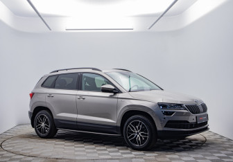 Подержанный автомобиль Skoda Karoq 2021 года (3 фото)