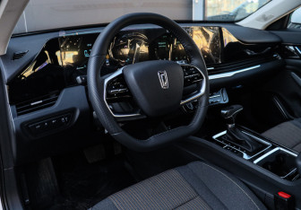 Подержанный автомобиль FAW Bestune B70 2023 года (13 фото)