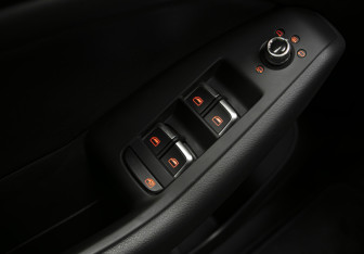 Подержанный автомобиль Audi Q5 2013 года (14 фото)