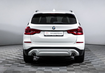 Подержанный автомобиль BMW X3 2018 года (6 фото)