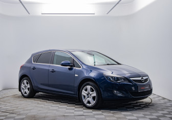 Подержанный автомобиль Opel Astra Hatchback 2011 года (3 фото)