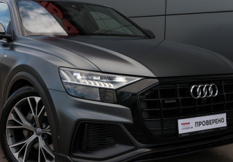Подержанный автомобиль Audi Q8 2019 года (29 фото)