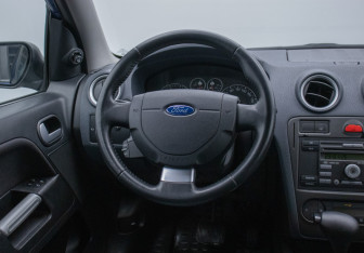 Подержанный автомобиль Ford Fusion 2008 года (15 фото)