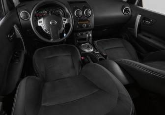 Подержанный автомобиль Nissan Qashqai 2010 года (17 фото)