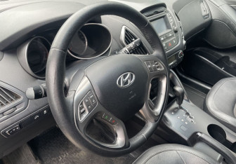 Подержанный автомобиль Hyundai ix35 2014 года (14 фото)