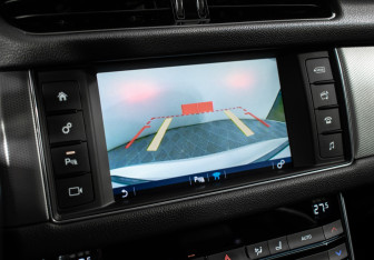 Подержанный автомобиль Jaguar XF Sedan 2018 года (15 фото)