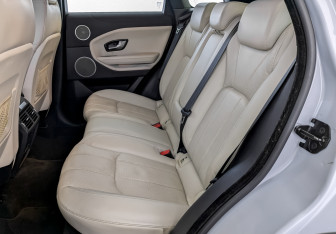 Подержанный автомобиль Land Rover Range Rover Evoque 2015 года (12 фото)