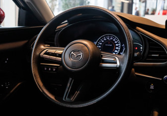 Подержанный автомобиль Mazda 3 Sedan 2020 года (21 фото)