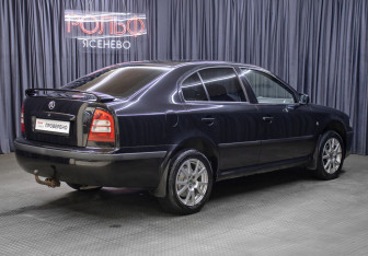 Подержанный автомобиль Skoda Octavia Liftback 2008 года (5 фото)