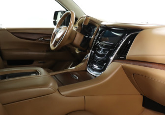 Подержанный автомобиль Cadillac Escalade Suv 2016 года (9 фото)