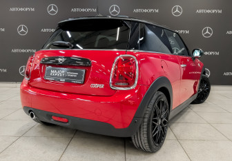Подержанный автомобиль MINI Hatch 2020 года (5 фото)