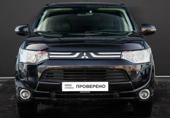 Подержанный автомобиль Mitsubishi Outlander 2012 года (2 фото)