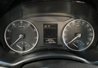 Подержанный автомобиль Skoda Octavia Liftback 2012 года (10 фото)