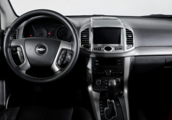 Подержанный автомобиль Chevrolet Captiva 2013 года (12 фото)