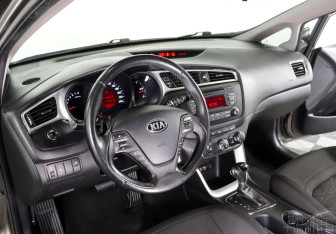 Подержанный автомобиль Kia Ceed Hatchback 2017 года (10 фото)