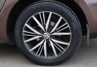 Подержанный автомобиль Volkswagen Jetta Sedan 2016 года (9 фото)