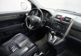 Подержанный автомобиль Honda CR-V 2012 года (11 фото)