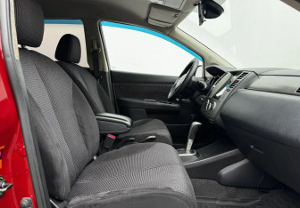 Подержанный автомобиль Nissan Tiida Sedan 2012 года (10 фото)