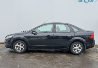 Подержанный автомобиль Ford Focus Sedan 2011 года (8 фото)