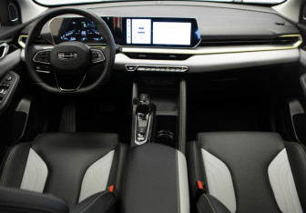 Подержанный автомобиль Geely Coolray 2023 года (8 фото)