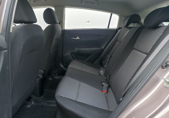 Подержанный автомобиль Kia Rio Hatchback 2018 года (11 фото)