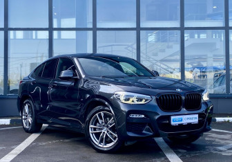 Подержанный автомобиль BMW X4 2019 года (3 фото)