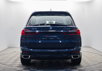 Подержанный автомобиль BMW X7 2020 года (3 фото)