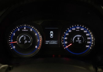 Подержанный автомобиль Hyundai i40 Wagon 2014 года (12 фото)