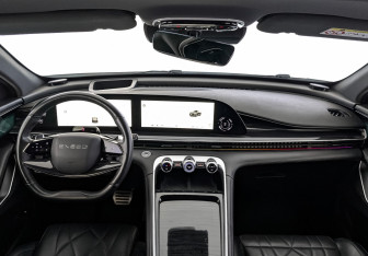 Подержанный автомобиль Exeed RX 2023 года (14 фото)