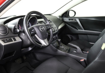 Подержанный автомобиль Mazda 3 Sedan 2012 года (10 фото)