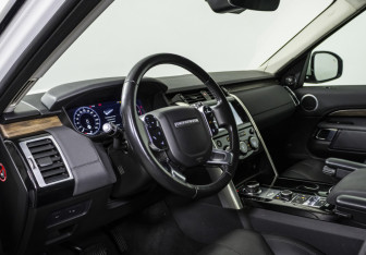 Подержанный автомобиль Land Rover Discovery 2018 года (10 фото)