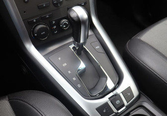 Подержанный автомобиль Opel Antara 2015 года (16 фото)