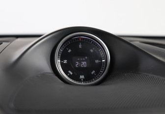 Подержанный автомобиль Porsche Cayenne 2014 года (18 фото)