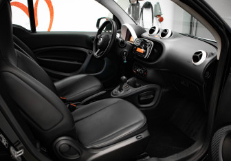 Подержанный автомобиль Smart Fortwo Hatchback 2018 года (19 фото)