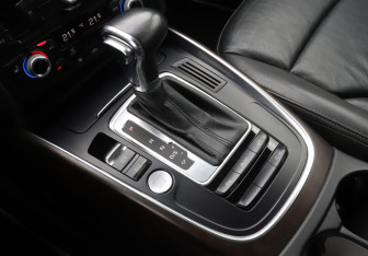 Подержанный автомобиль Audi Q5 2016 года (14 фото)