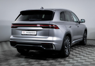 Подержанный автомобиль Geely Monjaro 2023 года (5 фото)