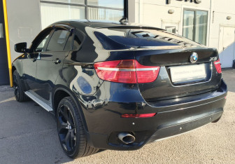 Подержанный автомобиль BMW X6 2012 года (7 фото)
