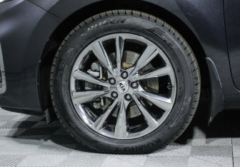 Подержанный автомобиль Kia Carnival 2018 года (5 фото)