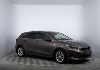 Подержанный автомобиль Kia Ceed Hatchback 2019 года (3 фото)