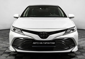 Подержанный автомобиль Toyota Camry Sedan 2019 года (2 фото)