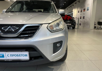 Подержанный автомобиль Chery Tiggo (T11) 2013 года (8 фото)