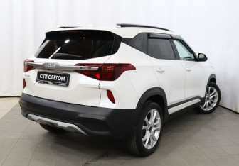 Подержанный автомобиль Kia Seltos 2022 года (4 фото)