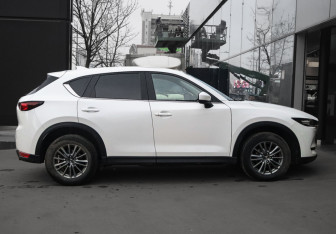 Подержанный автомобиль Mazda CX-5 2017 года (4 фото)