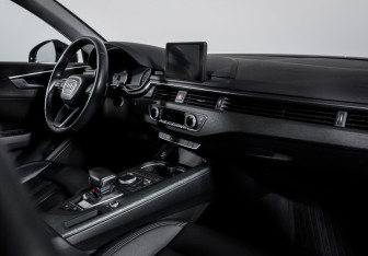 Подержанный автомобиль Audi A4 Sedan 2018 года (9 фото)