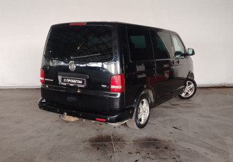 Подержанный автомобиль Volkswagen Multivan 2010 года (6 фото)