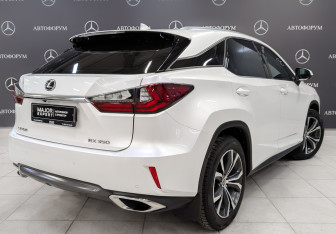 Подержанный автомобиль Lexus RX 2018 года (5 фото)