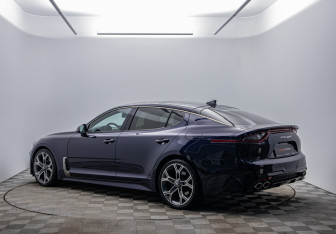 Подержанный автомобиль Kia Stinger 2019 года (7 фото)